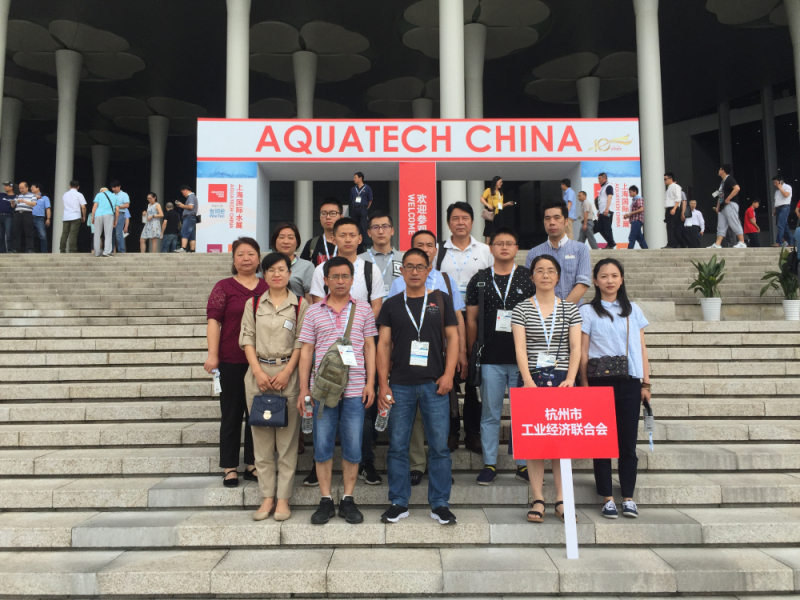 市“三会”组织会员单位参观上海国际水展